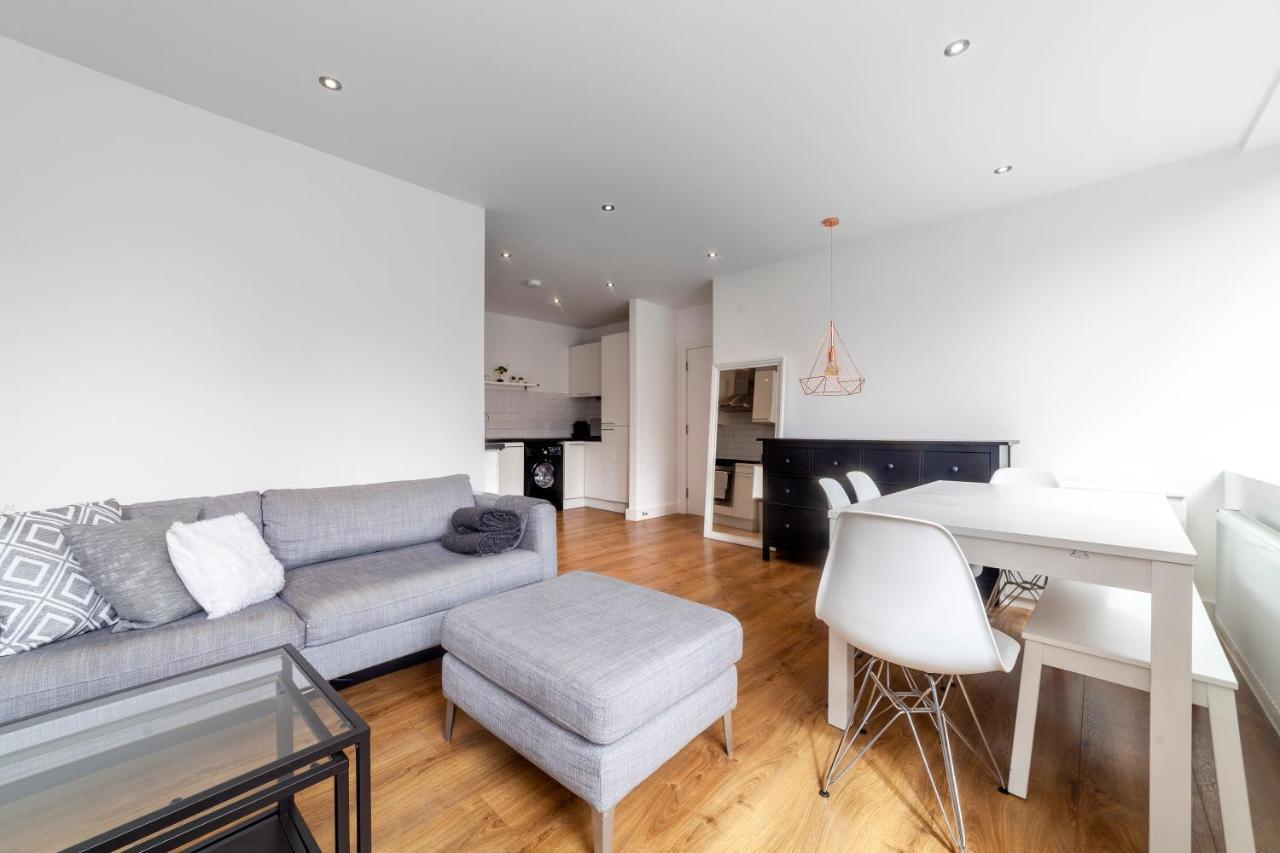 Modern And Bright 2 Bdr Flat In Clapham Common Apartamento Londres Exterior foto